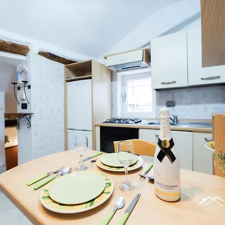 4m|1br| A/c| Wi Fi By Tilo